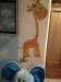 Na stene žirafka :)